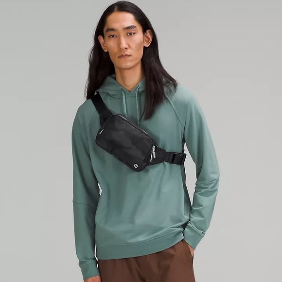 NWT Lululemon Camo Everywhere Belt Bag Large - Picture 4 of 6